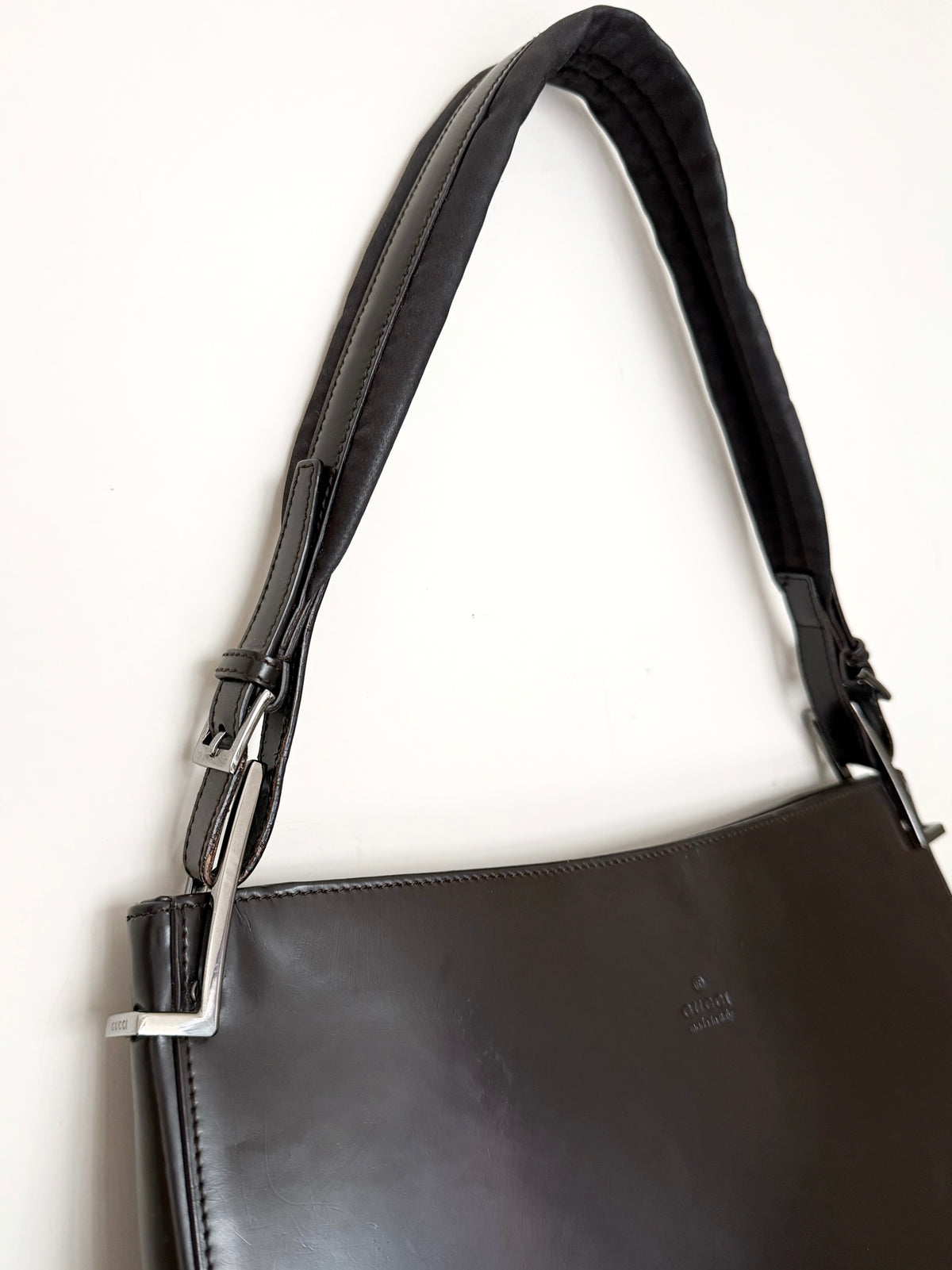 03. Gucci 1990s brown enamel shoulder bag