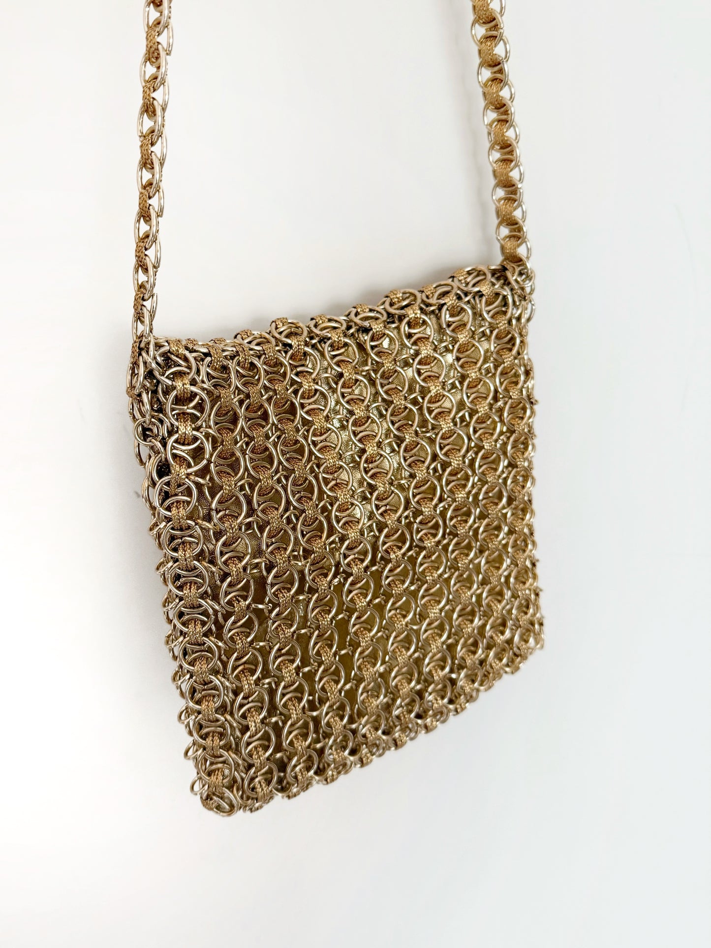 Walborg gold chainmail bag