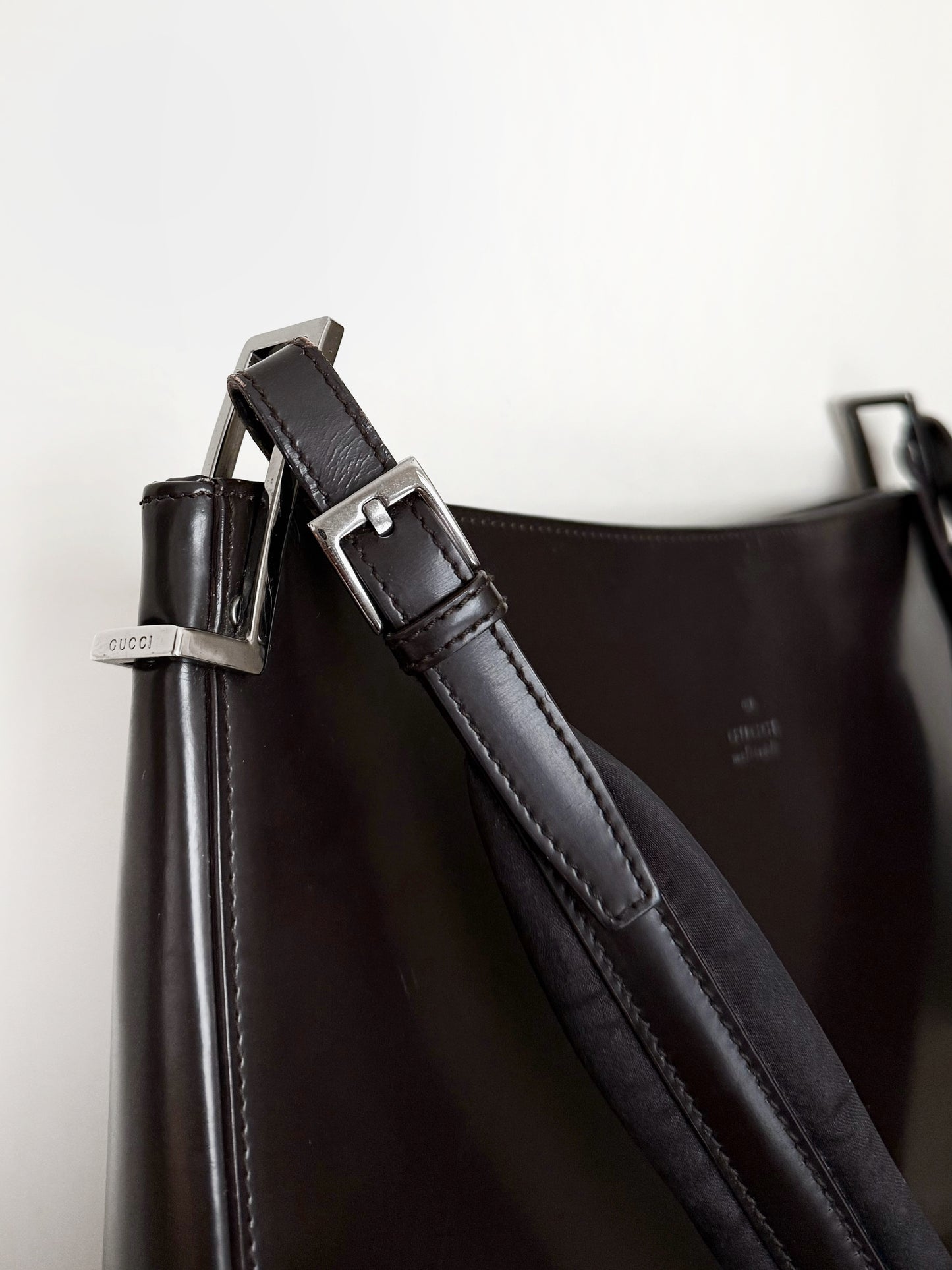 Gucci brown enamel shoulder bag