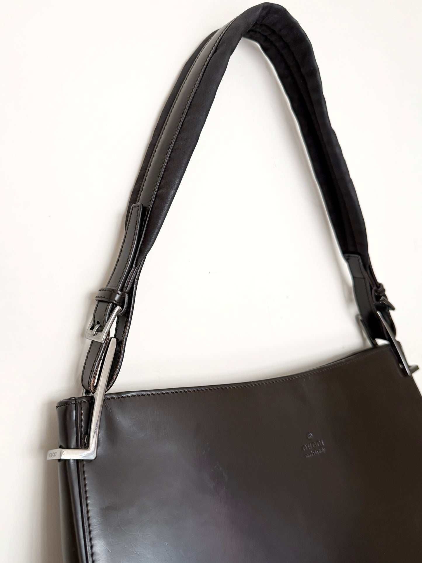 Gucci brown enamel shoulder bag