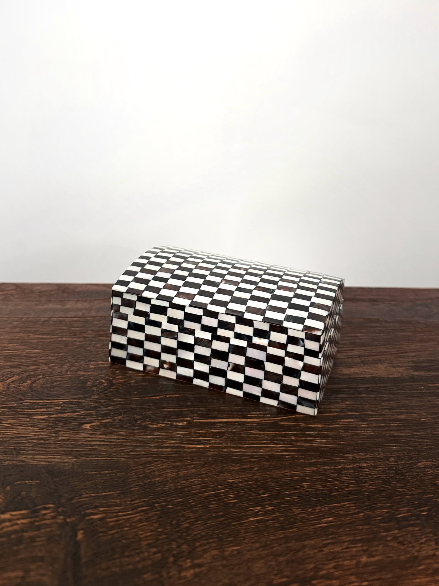 01. Mother of pearl inlaid checkered box